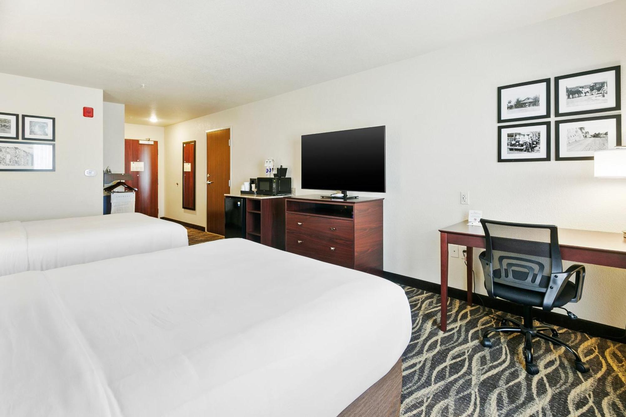 Cobblestone Hotel & Suites - ウィッケンバーグ エクステリア 写真