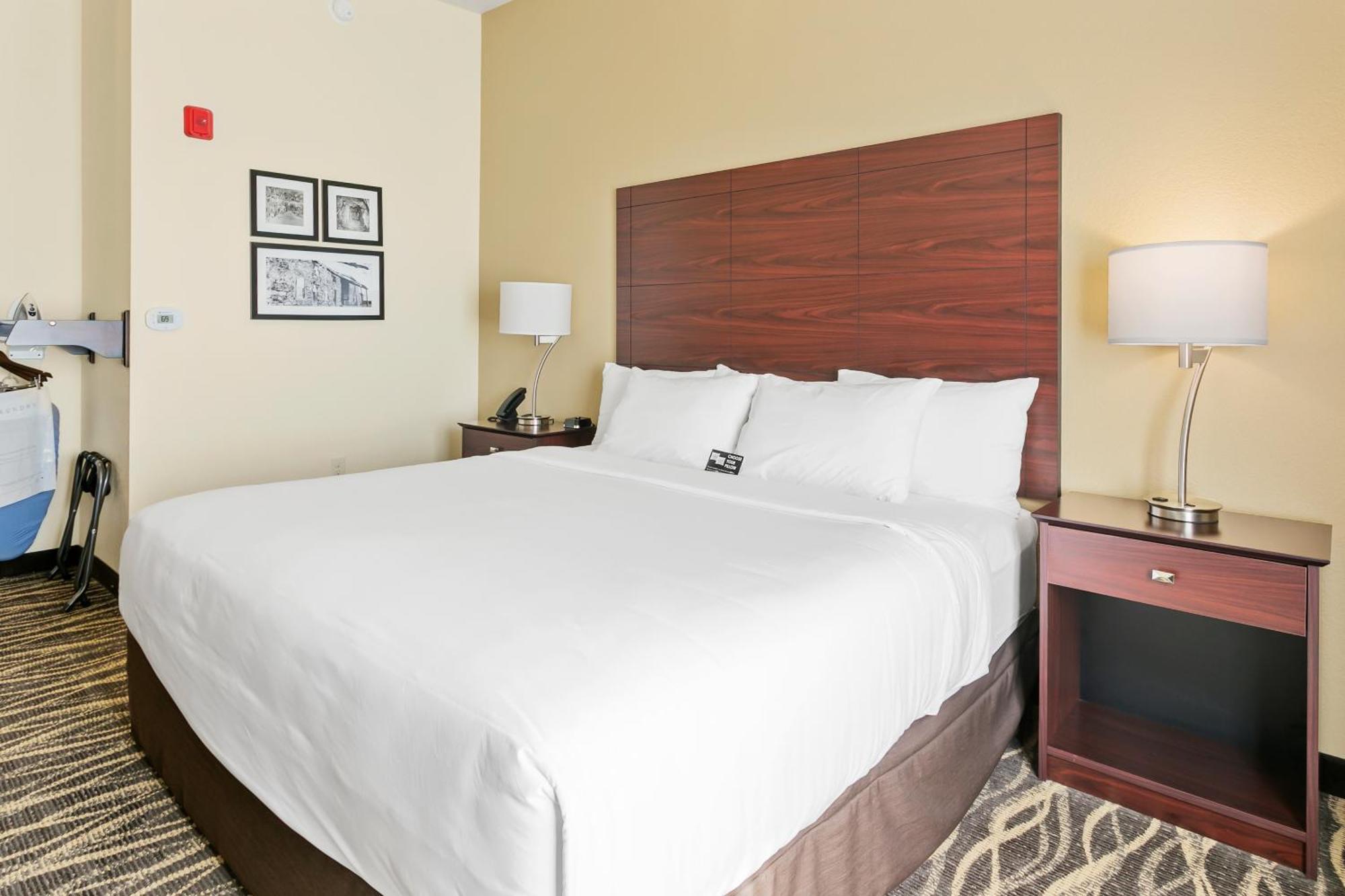 Cobblestone Hotel & Suites - ウィッケンバーグ エクステリア 写真