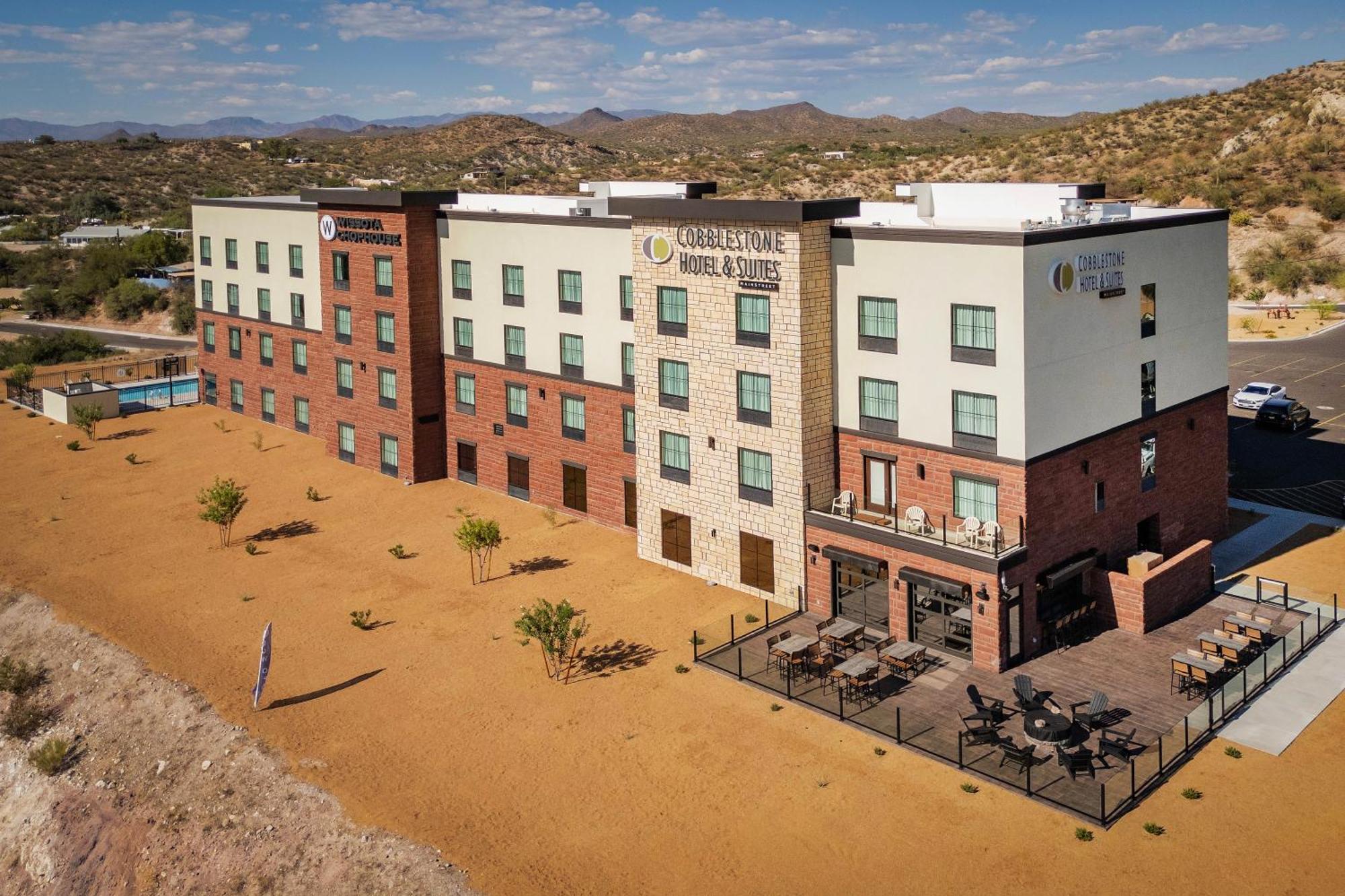 Cobblestone Hotel & Suites - ウィッケンバーグ エクステリア 写真